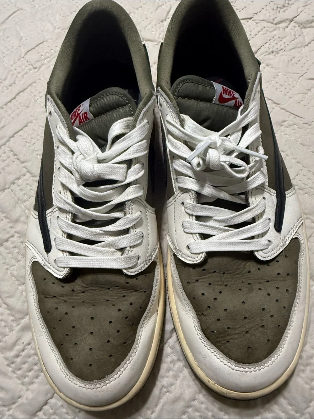 Travis Scott x Air Jordan 1 Low OG SP médium olive and white- Low-Top Sneakers